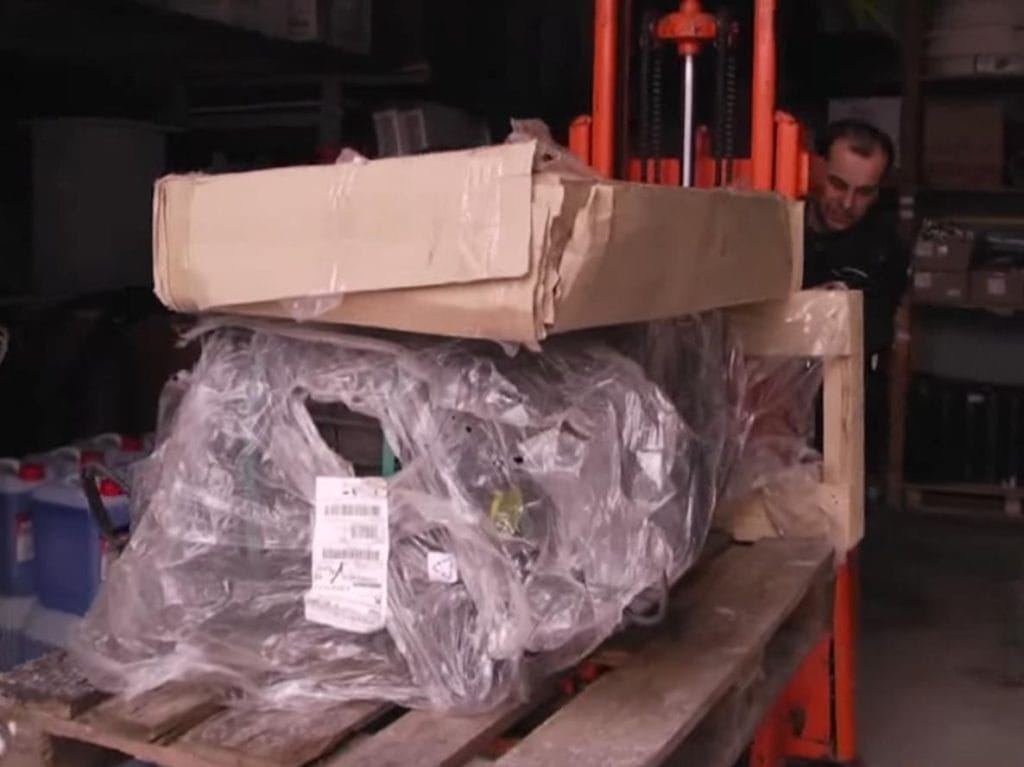 Kupovina i utovar peći - Foto: Akcija Online Screenshot